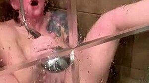 Eksklusiv HD-video af amatørpar, der duscher og kommer sammen