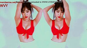 Kecantikan Asia Ari memamerkan kemahiran twerkingnya dalam video HD