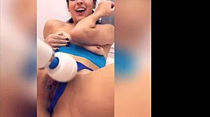 Lezbiyen arkadaşlar, bu ev yapımı videoda cinselliğini keşfediyorlar - Abbie Maley ve Riley Reid