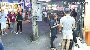 Thailandsk tenåring blir fanget på skjult kamera i en fantastisk sexscen