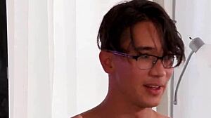 Durva szex és rengeteg cumshot ebben a HD videóban Will Arnett-tel