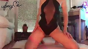 Sensual e sexy: la performance webcam di Ava Curcelles
