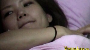 Vídeo HD de uma adolescente japonesa se masturbando até o orgasmo