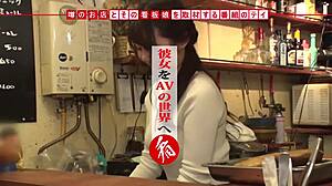 Stora bröst och vacker asiatisk babe i full HD-video