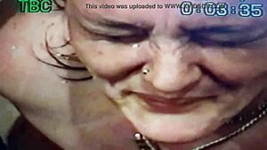 Rita, pelacur amatur, diliputi dengan air mani dan kencing dalam video hardcore