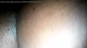 Ямайска тийнейджърка приема голям кур с тясната си путка