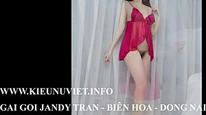 Fetița vietnameză Jandy Tran devine obraznică în fața camerei