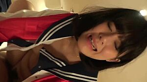Gadis Jepang panas dalam video Jav mentah dan tidak difilter