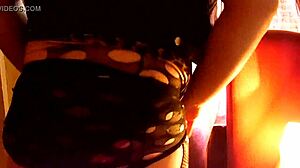 Британски фембои Луци Диамонд тверкује својим божанственим дупетом