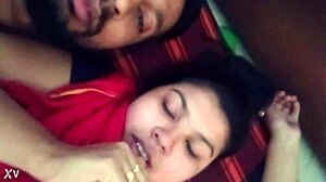 Pasangan India yang baru menikah berbagi momen romantis dalam video hardcore