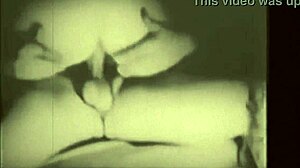 Βρετανικό τριχωτό μουνί από τη χρυσή εποχή του πορνό