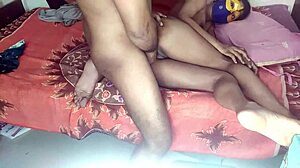 Een amateur Bengaalse student en leraar doen aan seksuele activiteit